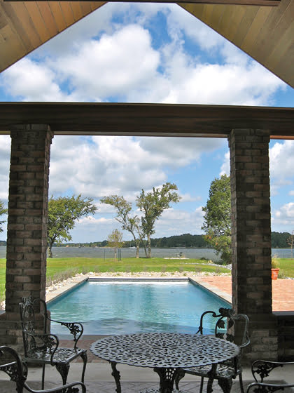 Swimming pool - Real Estate