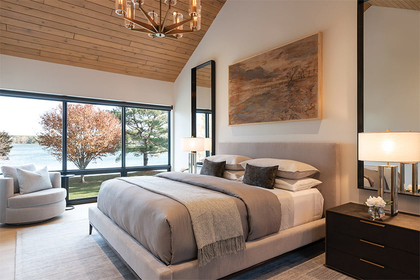 owners-suite-bed