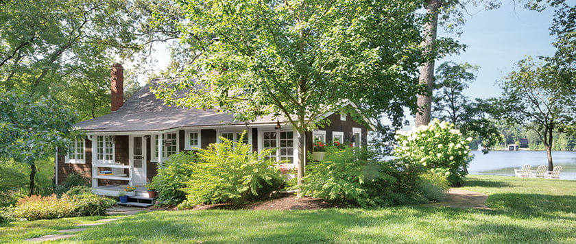 exterior-white-trim-with-weathered-cedar-shingles