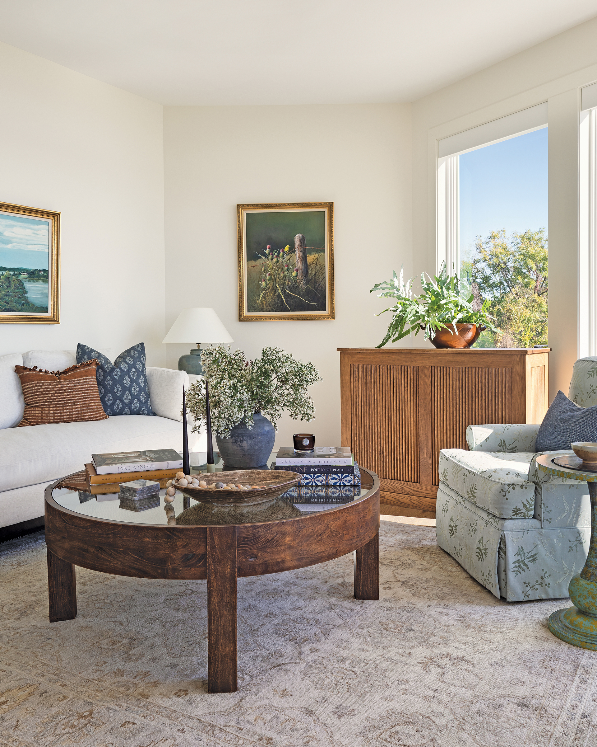 Cozy living room with Barclay Butera coffee table and fluted-front TV cabinet | Home and Design Magazine