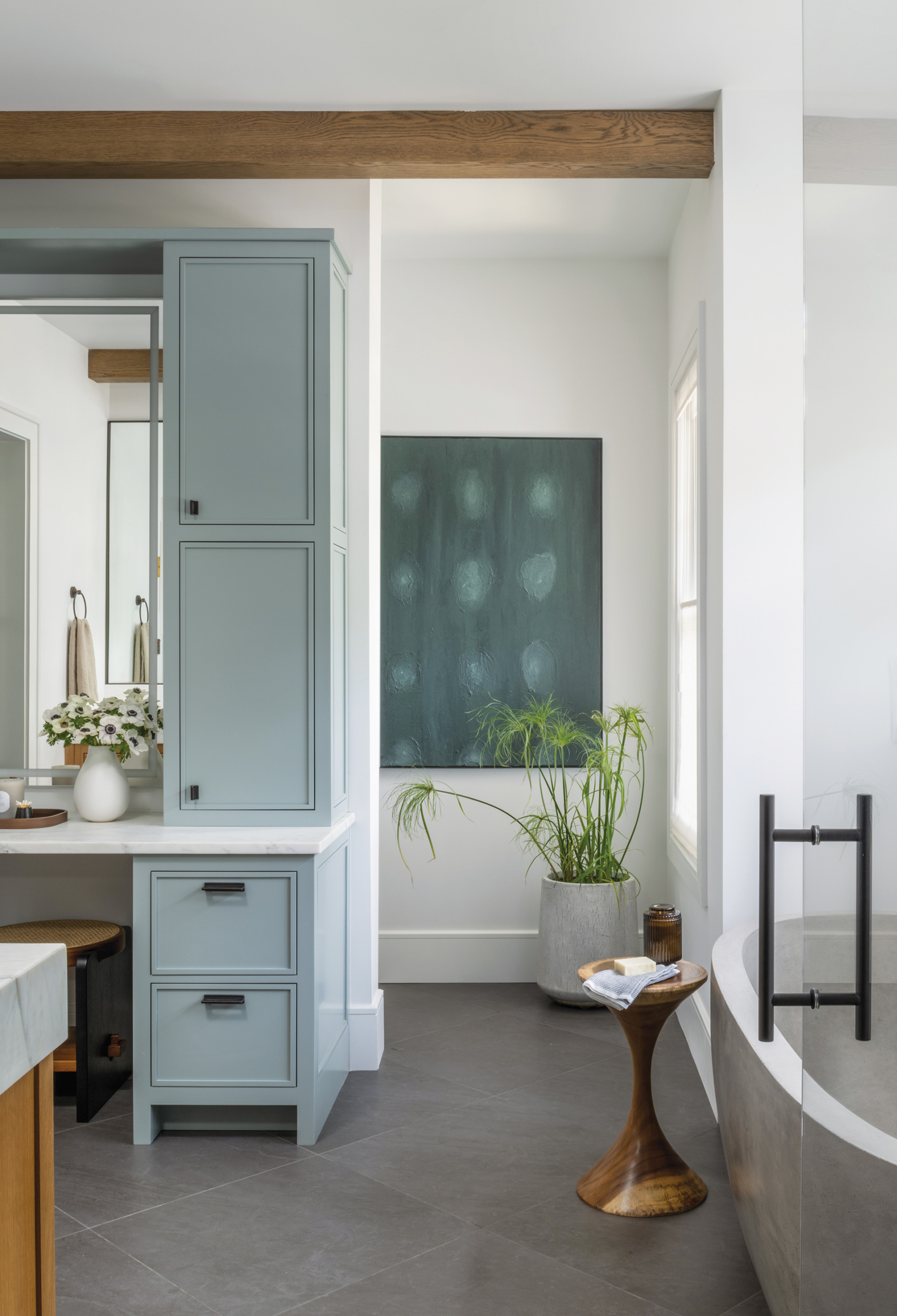 Elegant bathroom interior design with stylish fixtures and finishes | Home and Design
